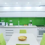 דירה Center *